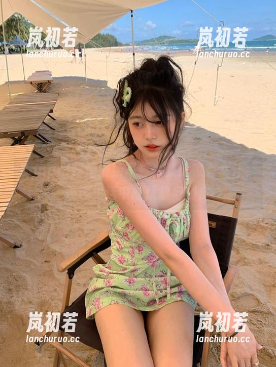 Bangni邦尼 Bangni邦尼最新写真合集:家有女仆,展现生活中的优雅与俏皮