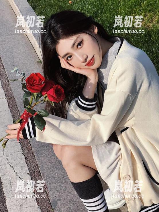 Bangni邦尼 定制艺术:Bangni邦尼的黑色写真带你走入魅惑的视觉世界