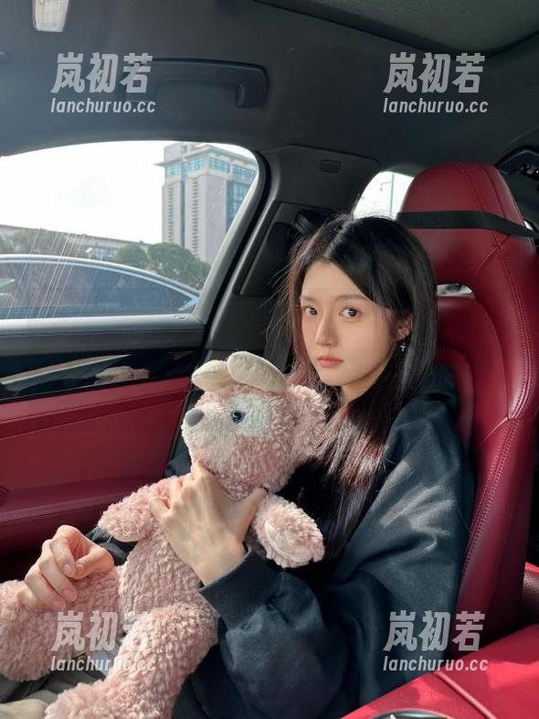 Feilin嗲囡囡-施忆佳KITTY Feilin嗲囡囡 - 施忆佳KITTY校服写真合集,新更新,你敢和我一起回到那个时期吗?