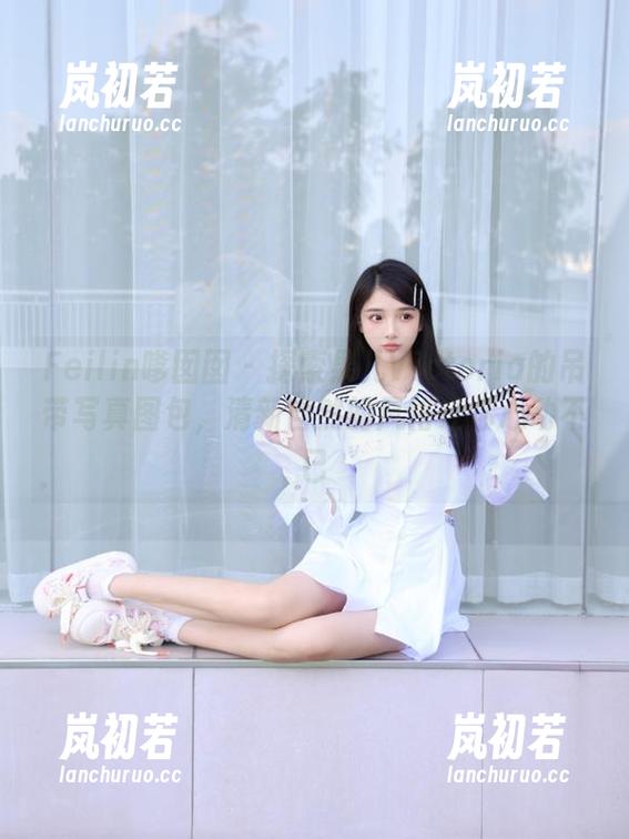 Feilin嗲囡囡 - 探索果儿Victoria的吊带写真图包，清新自然的风格让你心动不已
