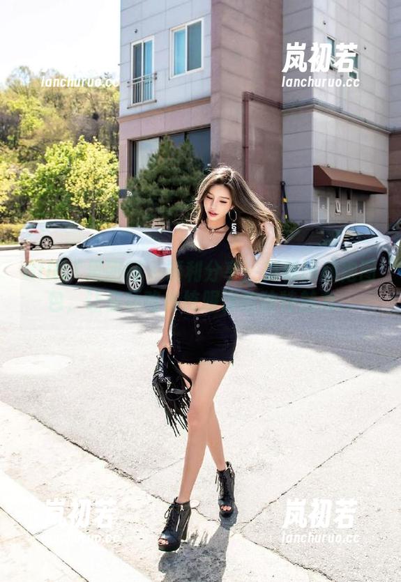 GIRLT果团网-莫雅琪 GIRLT果团网 - 福利分享:莫雅琪旗袍图包,让你领略传统服饰的独特魅力;