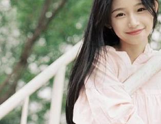 GIRLT果团网 – 萌神妹妹私房美图大揭秘，感受死库水带来的清新诱惑！