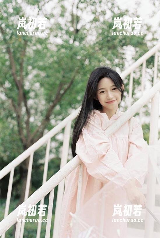 GIRLT果团网 - 萌神妹妹私房美图大揭秘，感受死库水带来的清新诱惑！