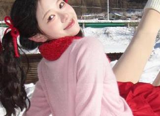 GIRLT果团网 – 一窥蜜桃Q妹儿黑丝的魅力，高清照片记录完美瞬间