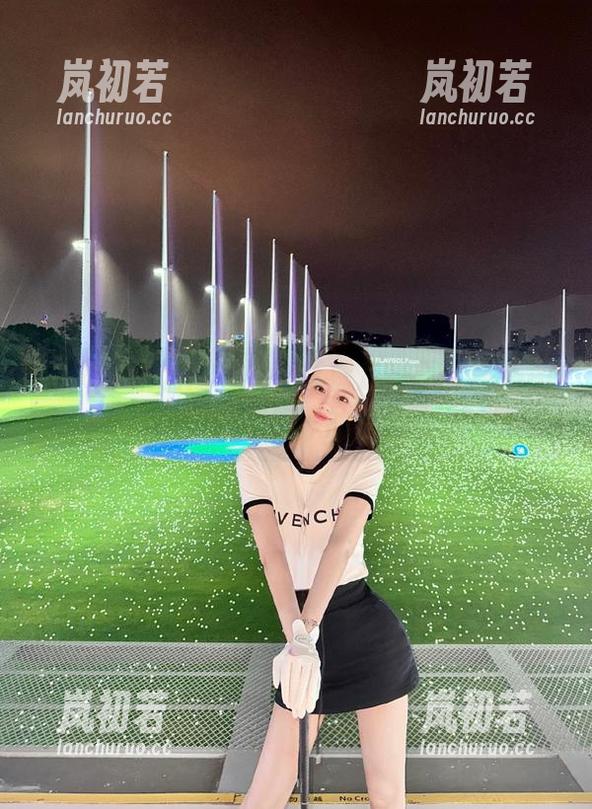 GIRLT果团网 - 龚玥菲裸足写真，高清图片捕捉细腻肌肤的诗意瞬间