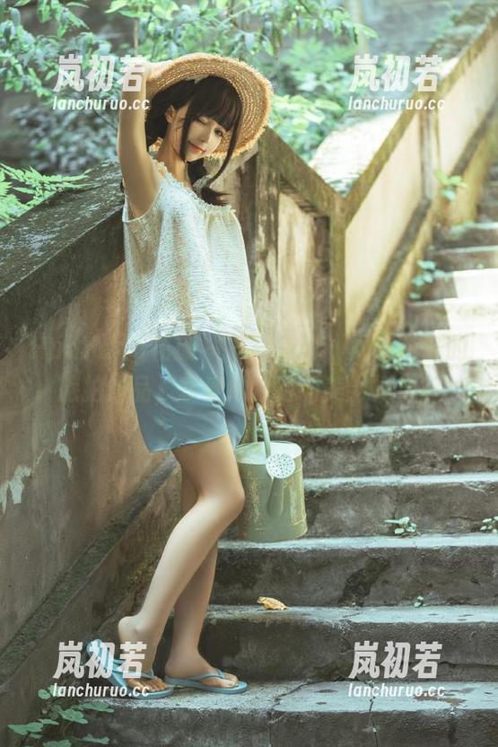 HuaYang花漾-Emily顾奈奈酱 HuaYang花漾 - 下载Emily顾奈奈酱的旅拍作品,享受她独特的美学视角!