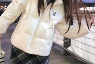 HuaYang花漾 – 探索校园魅力，孙梦瑶V校服写真分享，留下青春的唯美瞬间