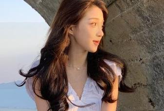 HuaYan花の颜 – 下载许诺Sabrina的裸足写真合集，感受她自由灵魂的优雅瞬间