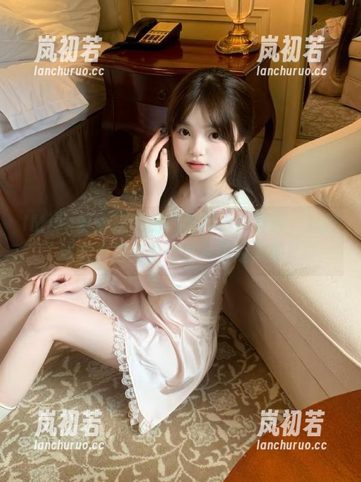 IMiss爱蜜社-泥鳅鳅 IMiss爱蜜社 - 时尚与纯真的结合,泥鳅鳅的校服美图和照片闪耀眼前!