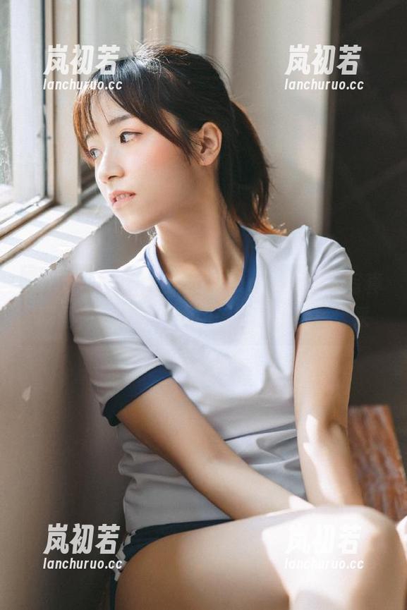 ISHOW爱秀-田心心Sugar ISHOW爱秀 - 田心心Sugar女神的写真瞬间,原图展现她如诗如画的绝美风采