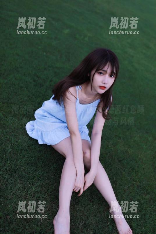 Jessie婕西 微密圈 - 套图上线!Jessie婕西红色睡袍最新写真,带你领略温暖与风情