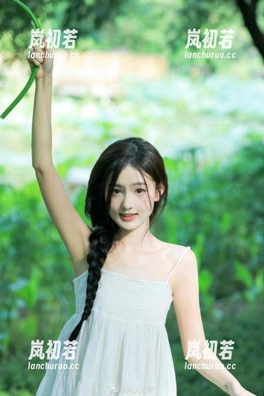 MFStar模范学院-SOLO-尹菲 MFStar模范学院 - SOLO-尹菲清纯美图合集,感受她的自然之美与独特魅力