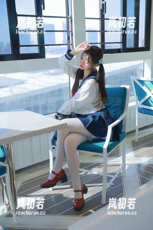 MFStar模范学院-久久Aimee MFStar模范学院 - 美图壁纸速递:“久久Aimee”短裙写真作品,你准备好疯迷了吗?
