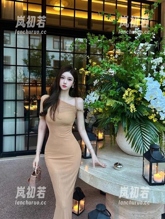 MFStar模范学院-兜豆靓Youlina MFStar模范学院 - 追寻内心的宁静,精选“兜豆靓Youlina”的瑜伽写真,展现无限可能的美丽