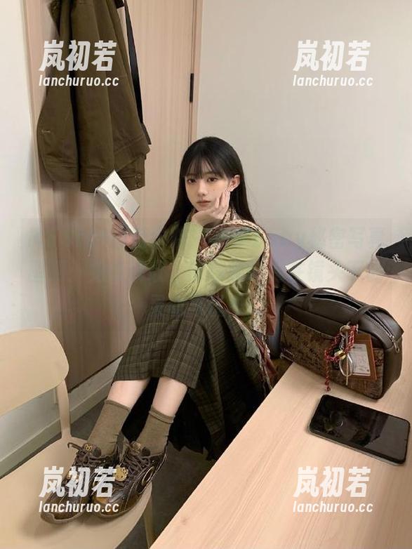 MFStar模范学院 - 夏瑶baby秘密写真图册：免费获取，带你领略她在镜头下的灵动与优雅！
