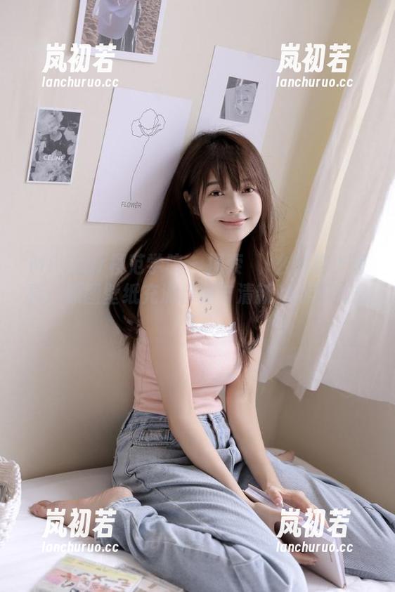 MFStar模范学院-婠婠么 MFStar模范学院 - 探索婠婠么的护士写真:原图壁纸充满自嘲与清新的创意气息!