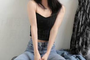 MFStar模范学院 – 小奶瓶呜呜带来的私房美图，网袜演绎出别样的时尚风情！