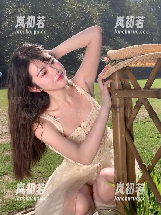 MFStar模范学院-桃香子 MFStar模范学院 - 桃香子礼服写真图包揭幕:多样风格合集畅享视觉体验