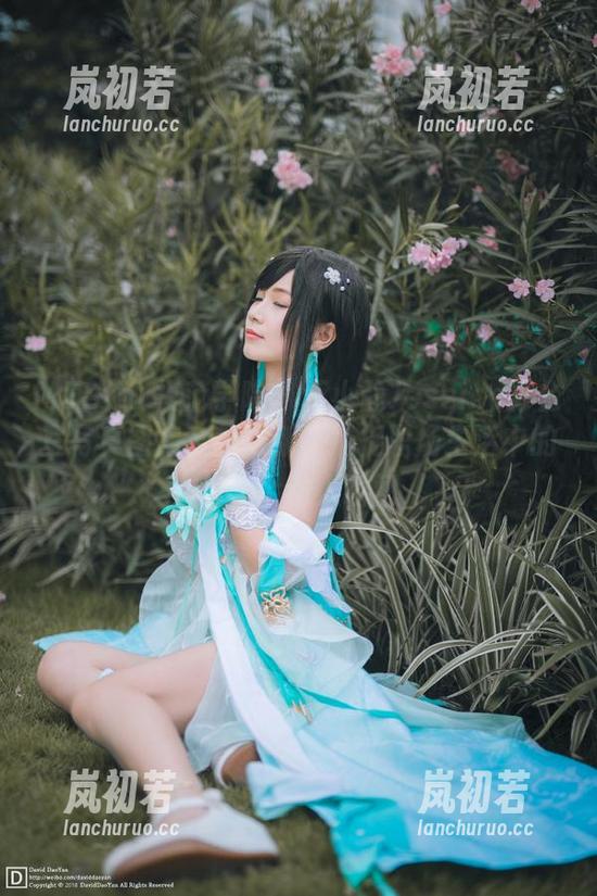 MFStar模范学院-蒋小静Jessica MFStar模范学院 - 蒋小静Jessica办公室写真图集全新更新,捕捉职场生活中的每一个动人瞬间