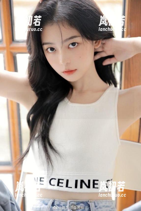 MTYH喵糖映画 喵糖映画呈现:细腻的校服萝莉美图图集,尽享清纯的视觉盛宴