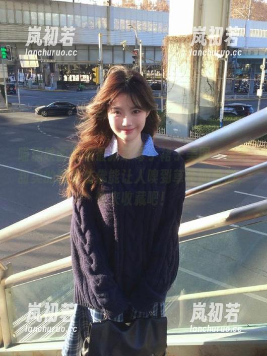 MTYH喵糖映画 喵糖映画带来最新草莓小裙子美图,清新甜美的图案仿佛能让人嗅到草莓的香甜,快来收藏吧!
