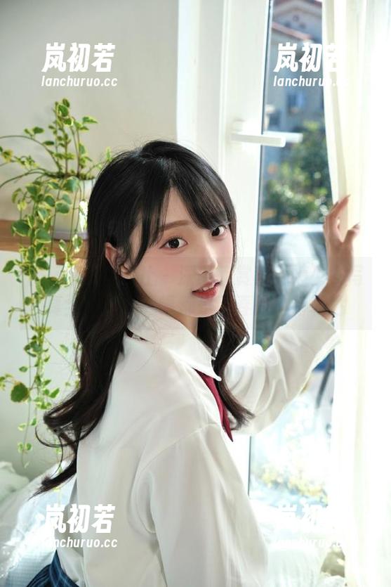 MiiTao蜜桃社 - 深度欣赏李梦婷少女写真全集：每一幅都是青春的独特表达