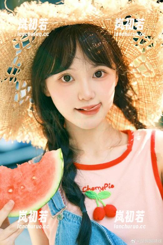 MiiTao蜜桃社-陆萱萱Cecilia MiiTao蜜桃社 - 陆萱萱Cecilia无圣光比基尼图集,绽放最自信的夏日光彩