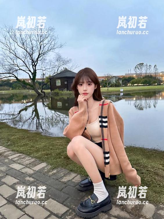 MiiTao蜜桃社 - 感受默默Momo的清纯气质，精美写真和美图展现她的独特风采