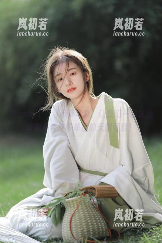 Mimmi(밈미)吊带写真，让我们一起重新审视吊带这件单品的无限可能！
