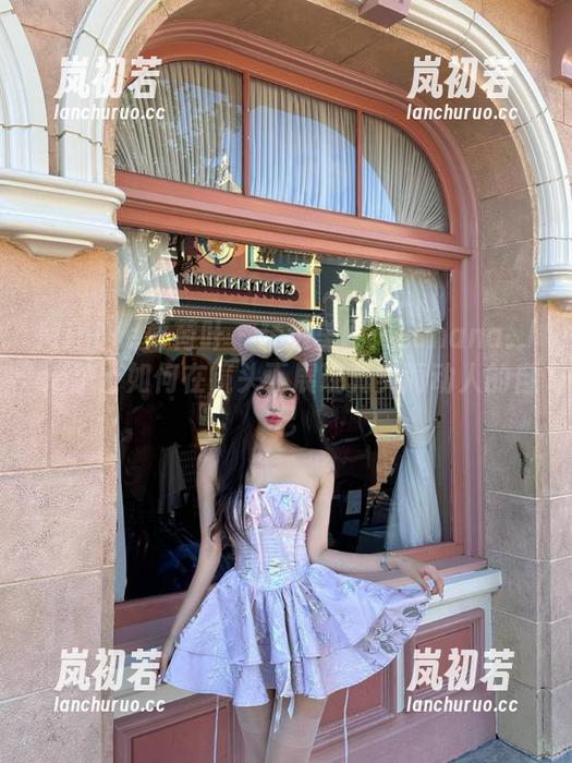 MintYe薄荷叶-Lunana_lee MintYe薄荷叶 - 精选美图:Lunana_lee护士如何在镜头下展现真实而动人的自己
