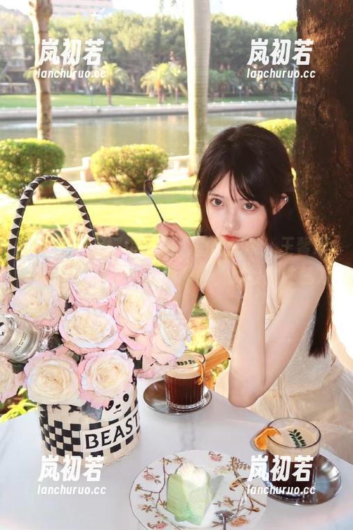 MyGirl美媛馆 - 精选图包揭晓：王馨瑶yanni在天台的浪漫瞬间，尽显女性魅力