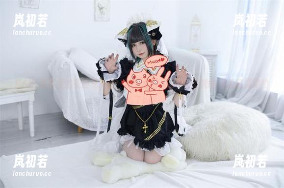PAKI草莓酱的花园兔女郎：精选套图，准备好让她的可爱撩拨你的心了吗？