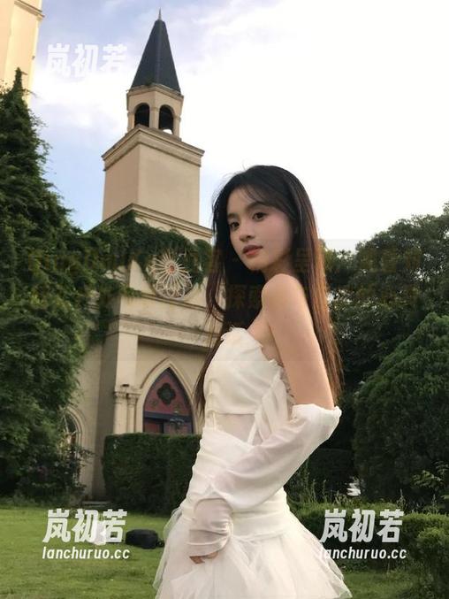 QingDouKe青豆客 - 精彩呈现：观看刘钰儿户外写真作品，探索她与自然的心灵对话