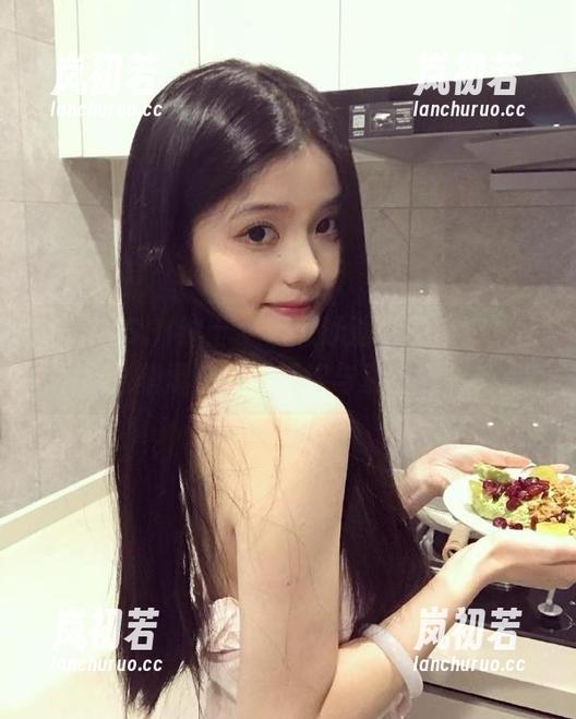 SHENSHI绅士-佳佳 SHENSHI绅士 - 清澈泳池中的佳佳,图包合集展现无限可能与夏日活力!