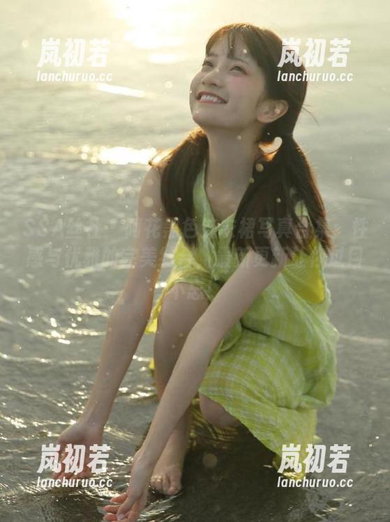 SSA丝社-阿花 SSA丝社 - 阿花黑色连衣裙写真合集:性感与优雅的完美结合,最新更新让你过目不忘!