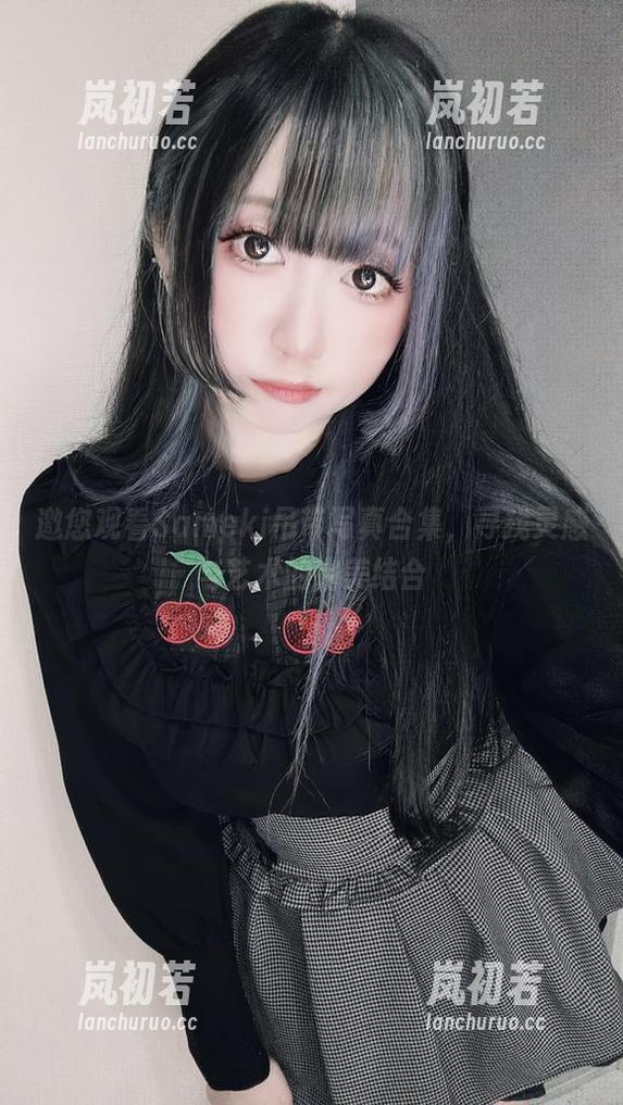 Sameki 邀您观看Sameki吊带写真合集,寻找灵感与艺术的完美结合