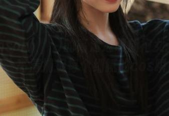 在Sonson(손손)的高清透明旗袍女孩作品中，高清捕捉每个细腻的cos瞬间