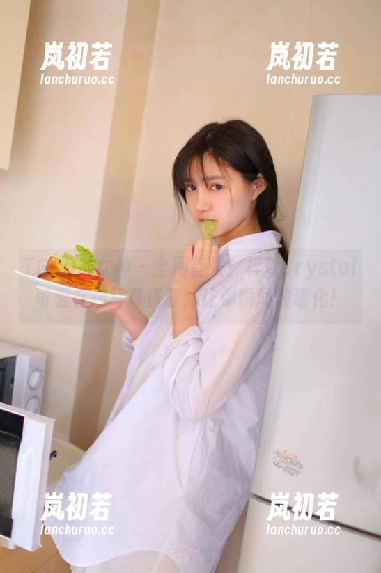 TGOD推女神 - 全网首发！梓萱Crystal可爱在线写真资源，让你瞬间被萌化！