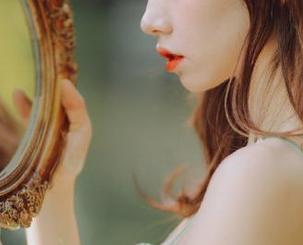 TouTiao头条女神 – 刘瑾希展现自我魅力，精选礼服套图让你眼前一亮
