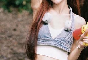 TouTiao头条女神 – 感受周熙妍裤里丝的独特魅力：下载高清图片尽在这里