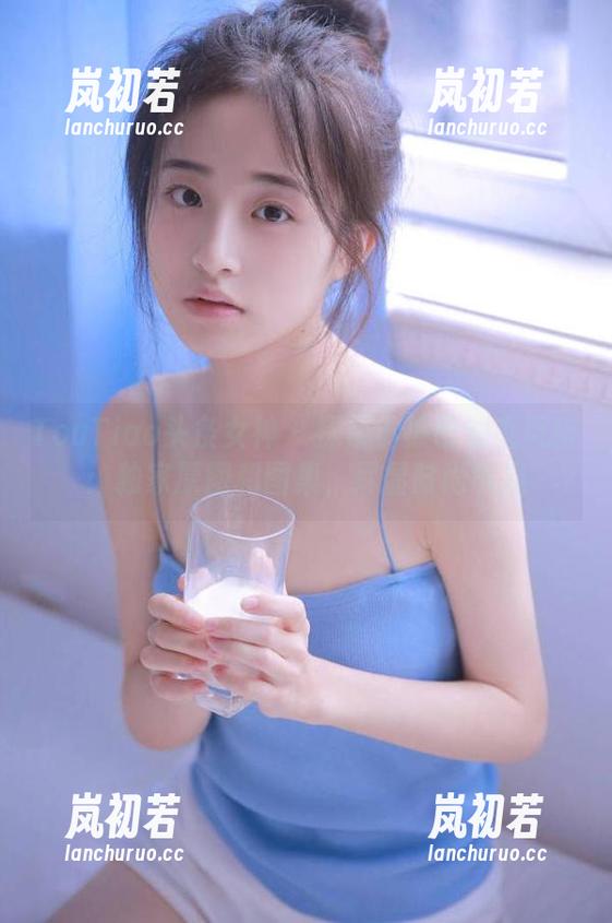 TouTiao头条女神-小热巴 TouTiao头条女神 - 探索小热巴油亮风格:独家原图和图集,尽显时尚气息