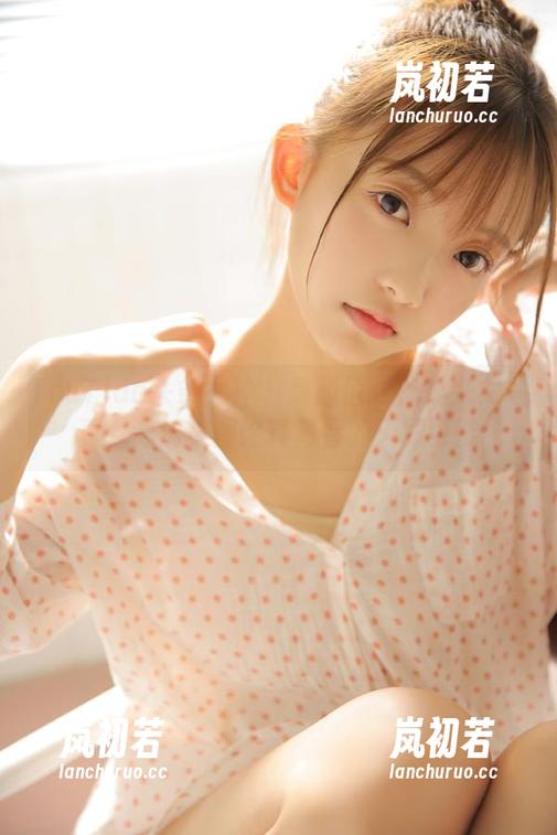 TouTiao头条女神-张梓柔 TouTiao头条女神 - 高颜值张梓柔少女写真,高清美图诠释青春的无限可能