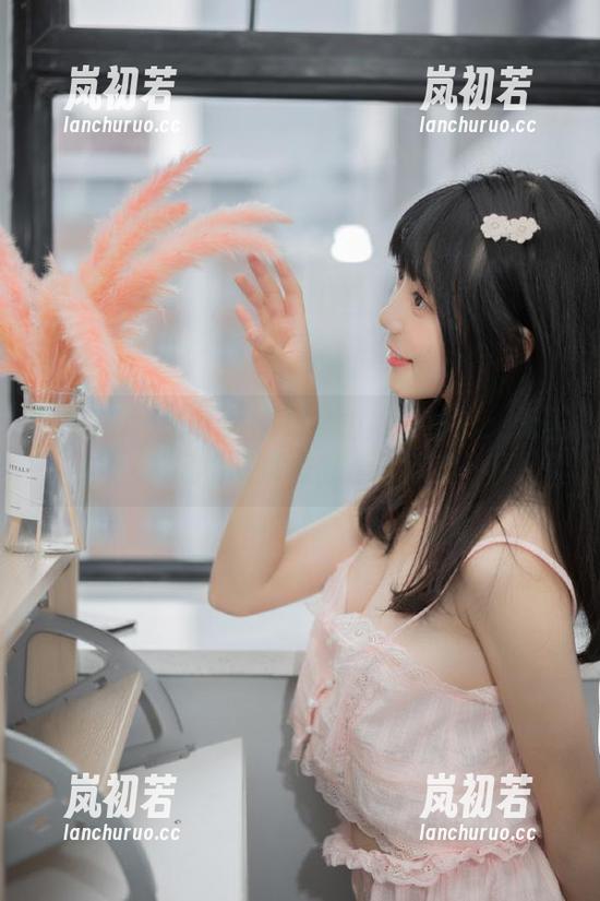 TouTiao头条女神-李由美 TouTiao头条女神 - 李由美白衬衫:无圣光风格写真作品合集欣赏