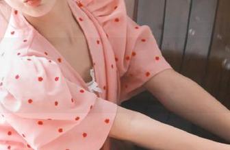TouTiao头条女神 – 精致不凡！王一涵的礼服写真合集，带你走进奢华的时尚世界