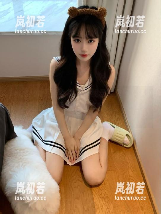 TouTiao头条女神-莫晓希 TouTiao头条女神 - 在线寻找灵感,莫晓希校服主题写真图片带你感受别样的青春气息