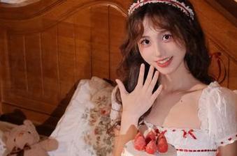 UGirls尤果网 – 探索无圣光的魅力：于梓馨最新海边写真，流露出自然风情