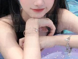 UGirls尤果网 – 私房写真真的是这样的吗？快来看伊莉娜的棉袜原图，让我们一起来吐槽！