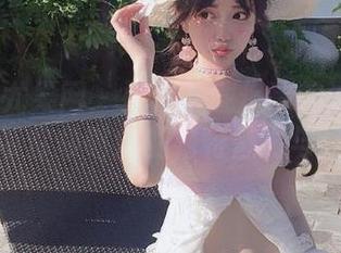 UGirls尤果网 – 免费下载佟蔓的油亮写真集，带你领略她的独特魅力与风采！