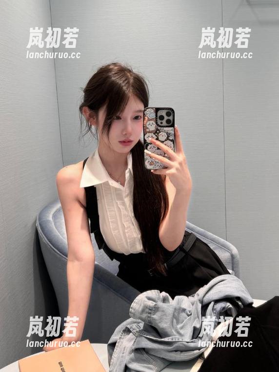 UGirls尤果网-杨乔之 UGirls尤果网 - 透过杨乔之的镜头:教室写真分享中的生活哲学与美感