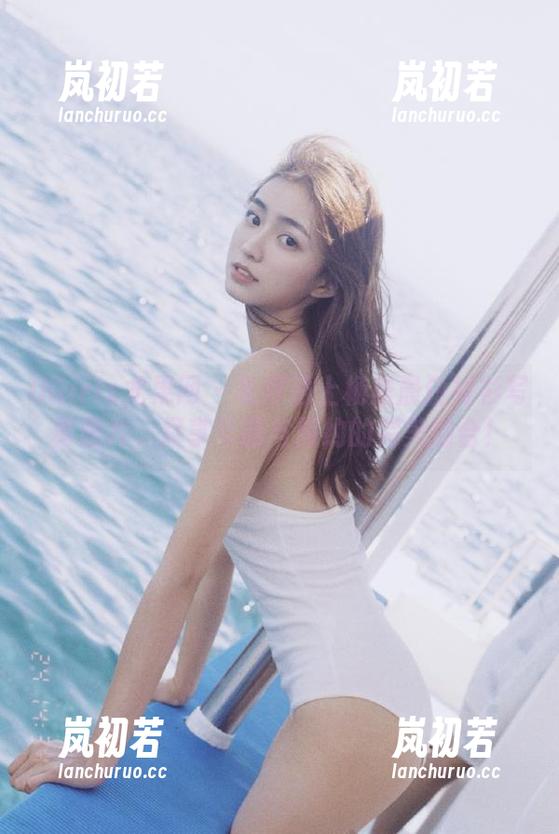 UGirls尤果网-杨晨晨 UGirls尤果网 - 免费送上杨晨晨白衬衫写真照片,尽享华丽与简约的完美融合!